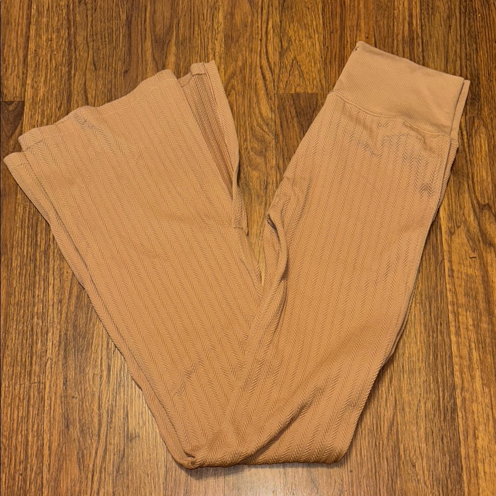 NWT Victoria secret high rise cable knit flare leggings